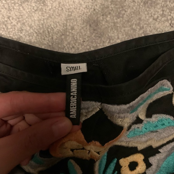 Embroidered Floral Women's Shorts - Picture 3 of 4